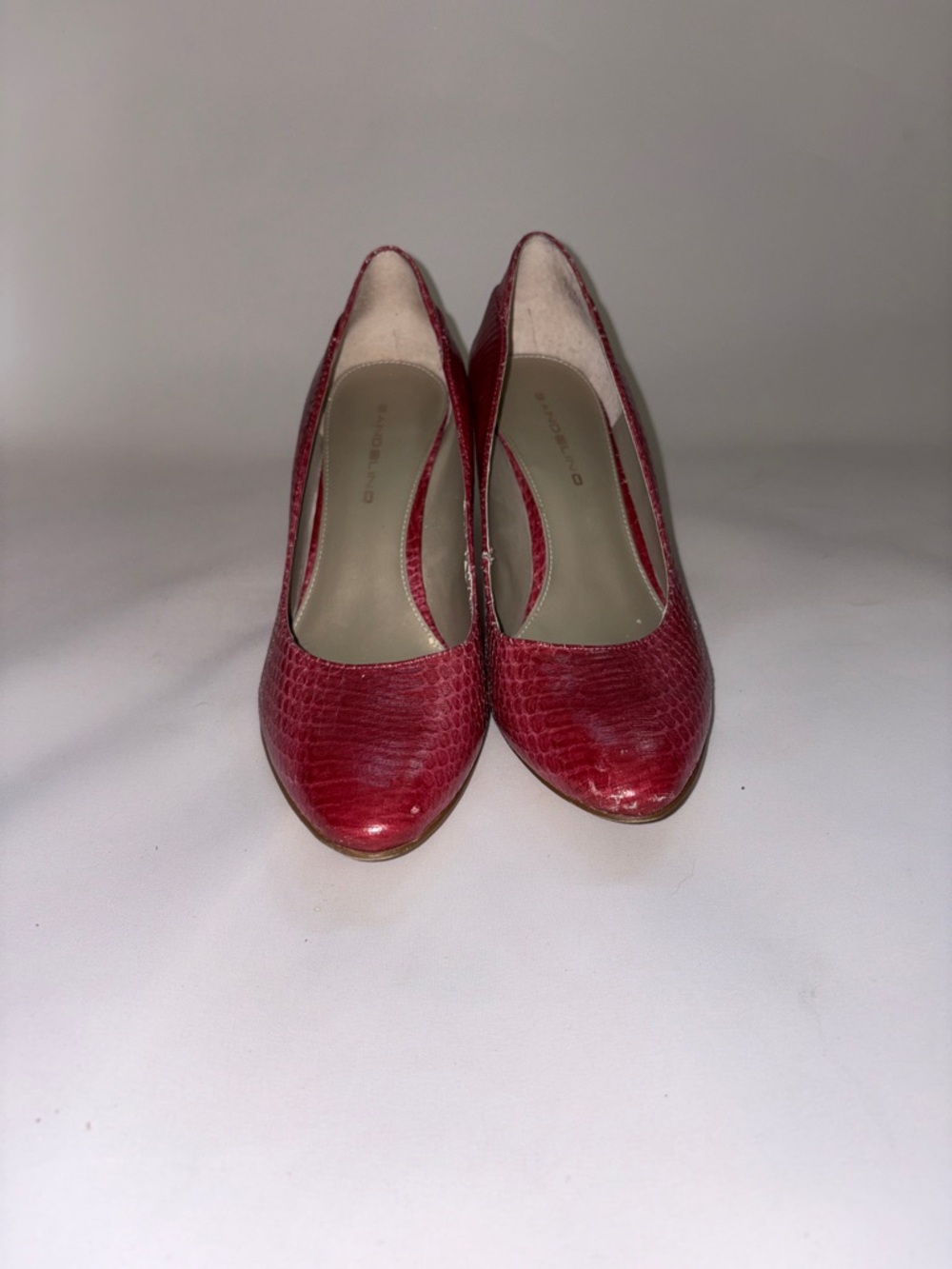 Bandolino Red Snakeskin Pointed-Toe Pumps Size 8.5 - Picture 2 of 7